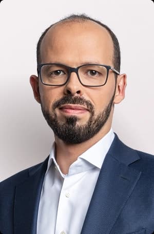 TOMÁŠ IZÁK